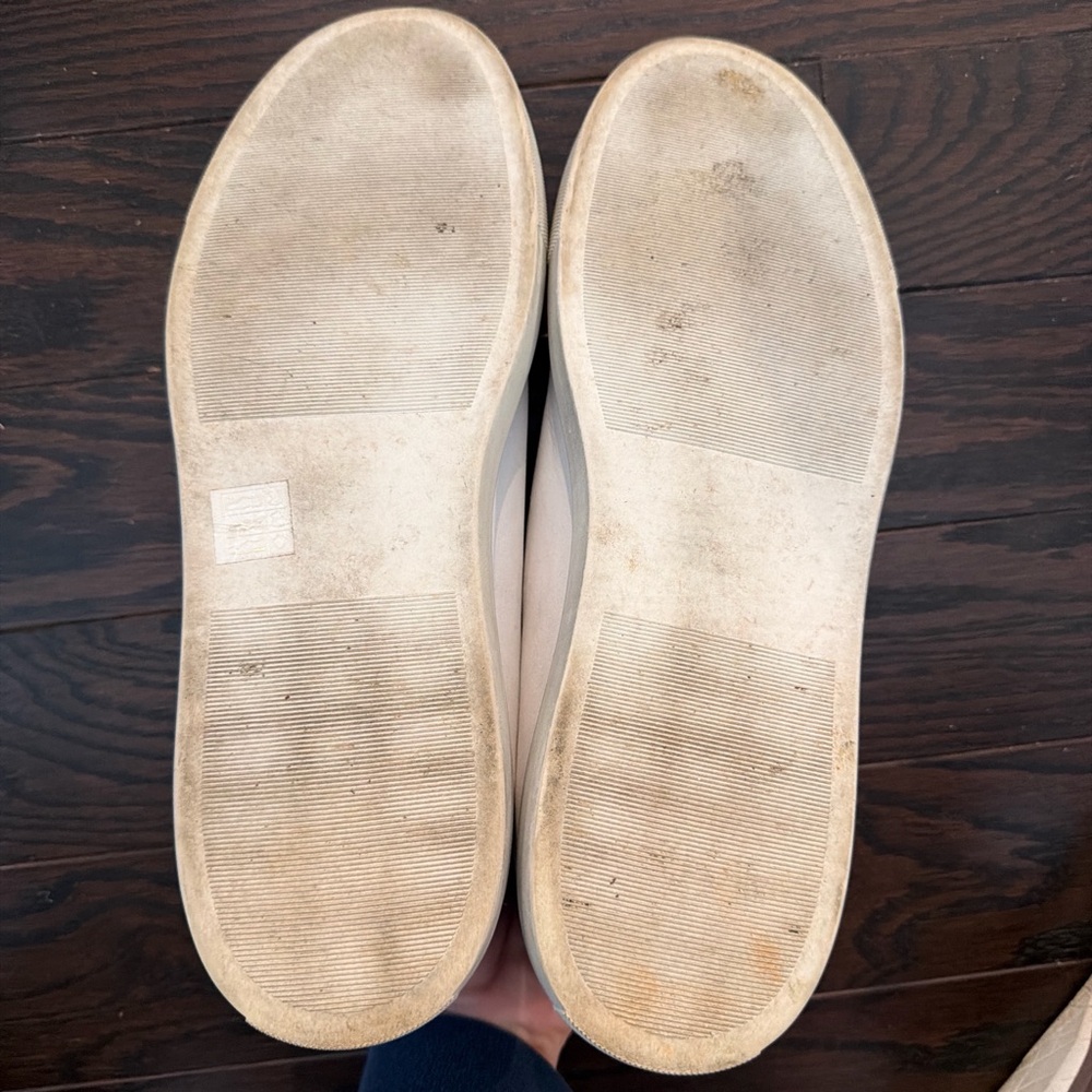 Oliver Cabell White Low-Top Sneakers with Black Heel Tab - Picture 4 of 5